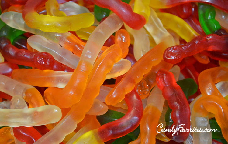 Gummi Worms 6.5 Ounce Peg Bags - CandyFavorites