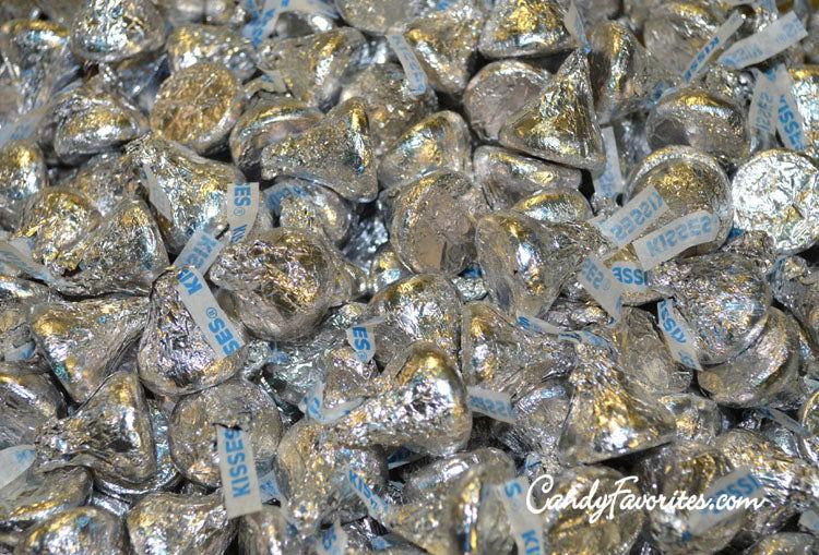 HERSHEY'S KISSES Bulk Chocolate Christmas Candy, 200 Pcs - King Soopers HERSHEY'S KISSES Bulk Chocolate Christmas Candy, 200 Pcs - King Soopers