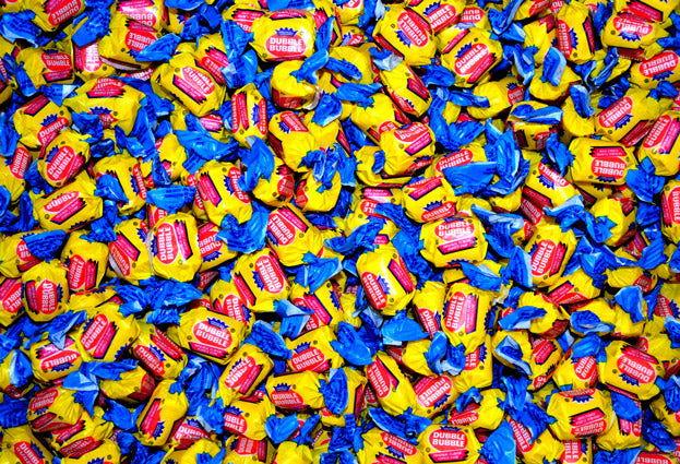 Dubble Bubble Bubble Gum Kisses - CandyFavorites