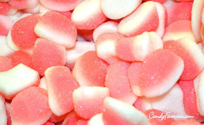 Gummi Strawberry Cakes Puffs - CandyFavorites