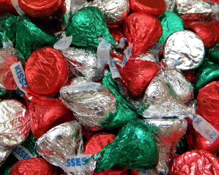 Hershey's Kisses Christmas Mix - CandyFavorites